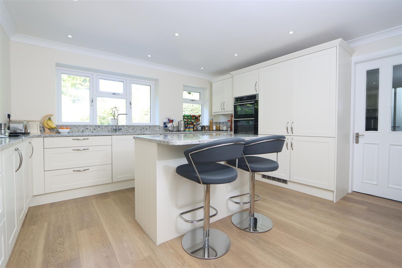 4 bed property in Wannerton Road, Kidderminster